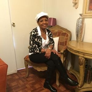 Meet your Posher, Esperanza